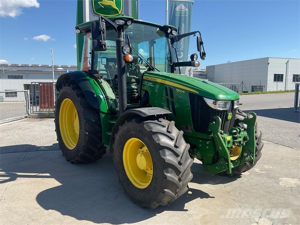 John Deere 5100R الجرارات