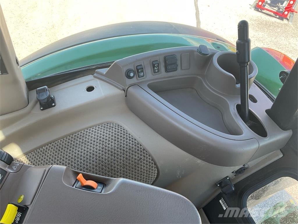 John Deere 5100R الجرارات