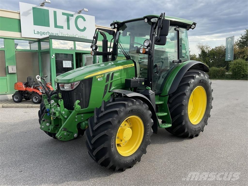 John Deere 5100R الجرارات