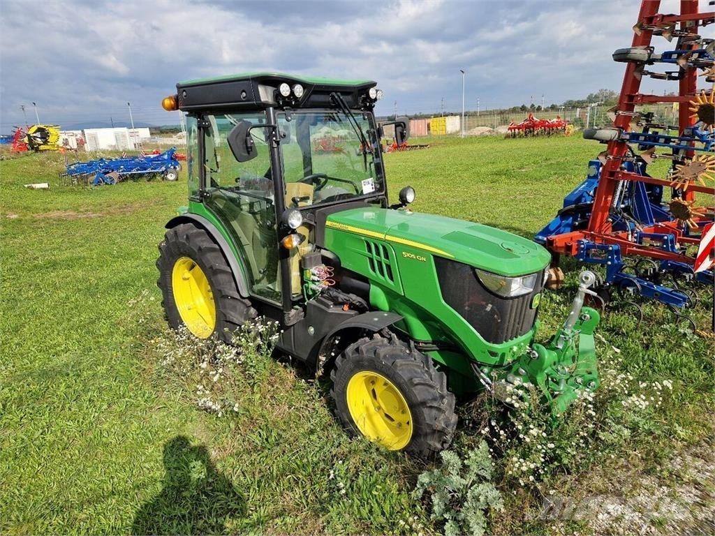 John Deere 5105GN الجرارات
