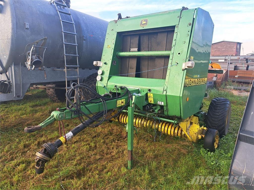 John Deere 570 محزمات مستديرة