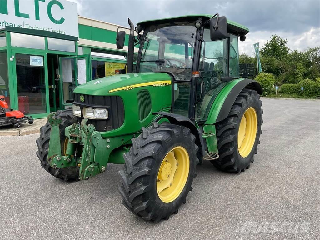 John Deere 5820 الجرارات