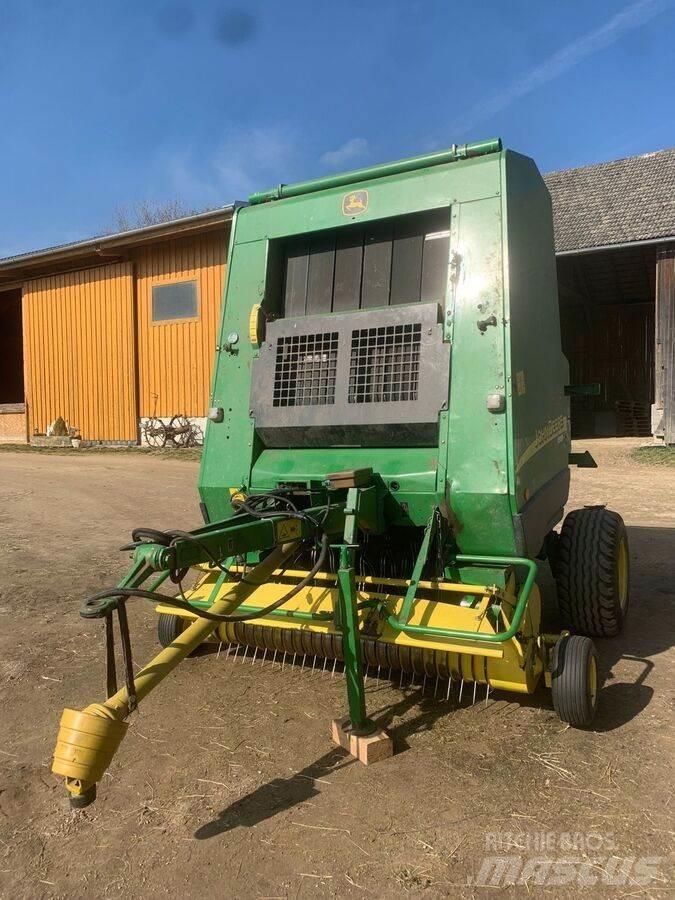 John Deere 592C محزمات مستديرة