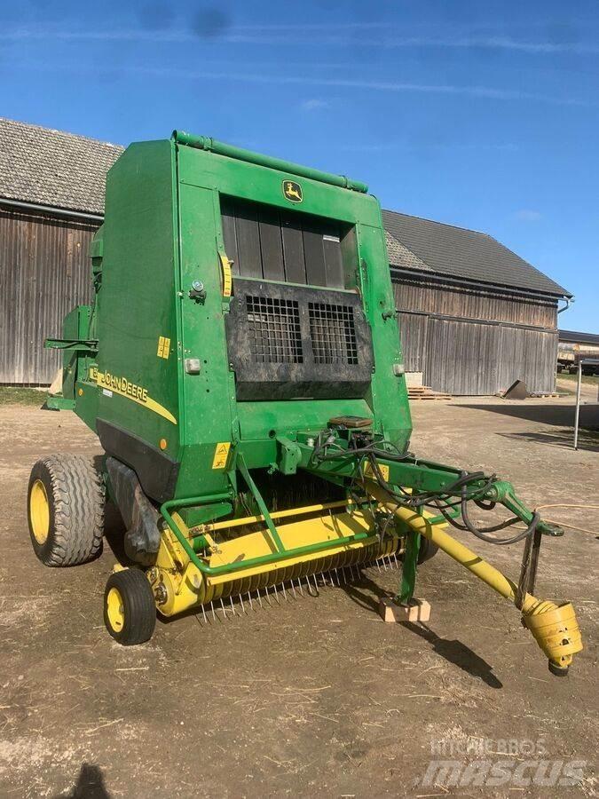 John Deere 592C محزمات مستديرة