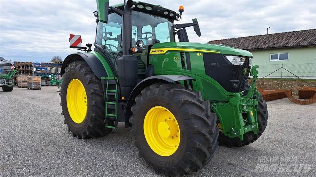 John Deere 6 R 230 الجرارات