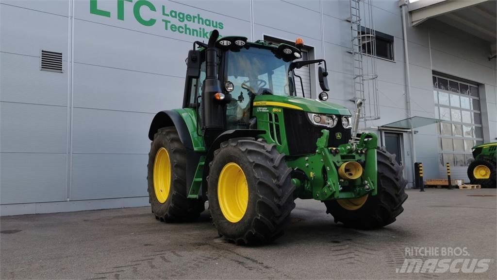 John Deere 6100M الجرارات