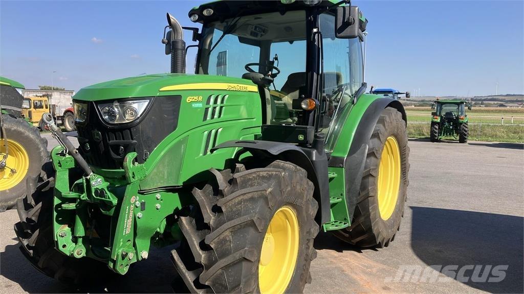 John Deere 6125R الجرارات