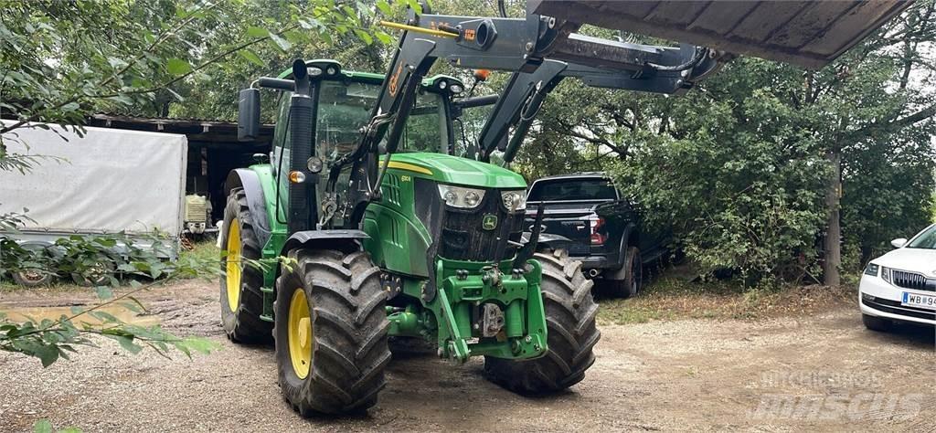 John Deere 6130R الجرارات