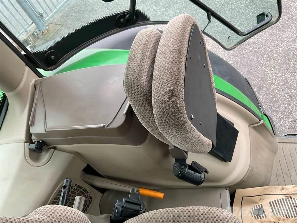 John Deere 6210R الجرارات