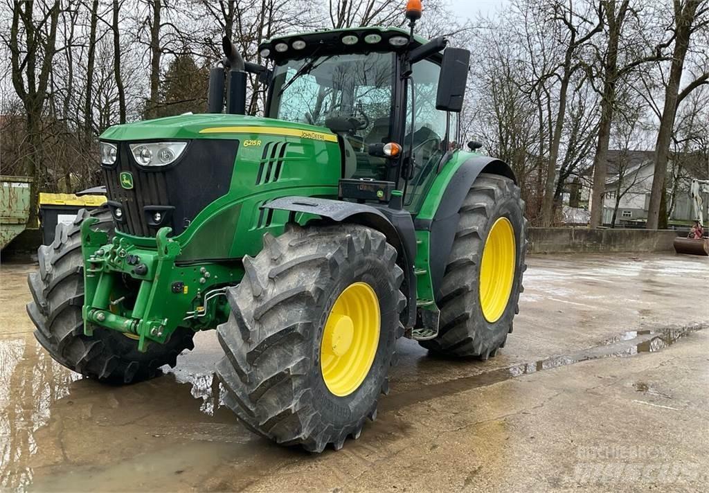 John Deere 6215R الجرارات