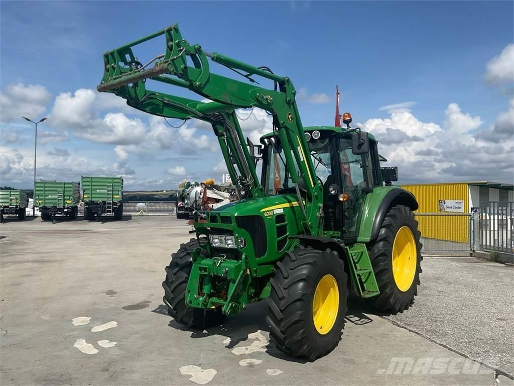 John Deere 6230 الجرارات