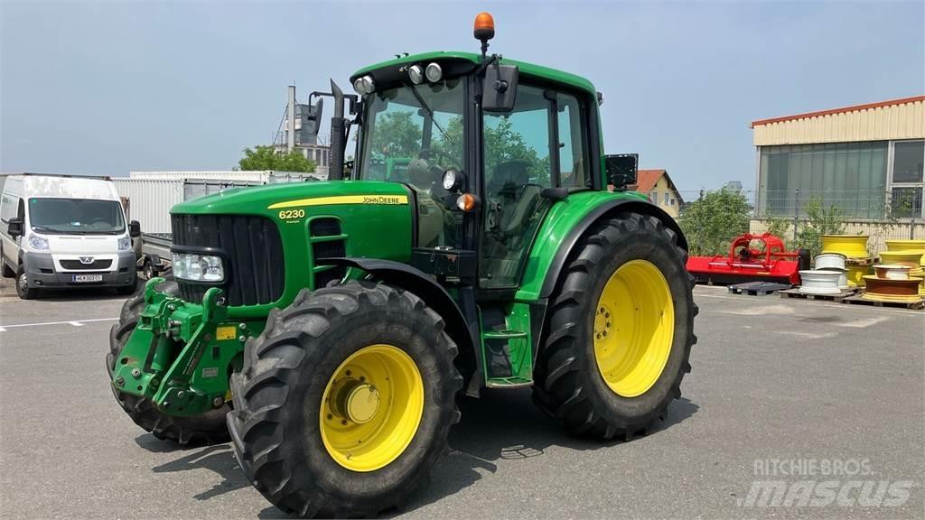 John Deere 6230 P الجرارات