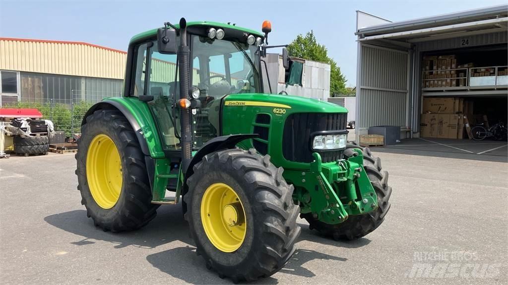 John Deere 6230 P الجرارات