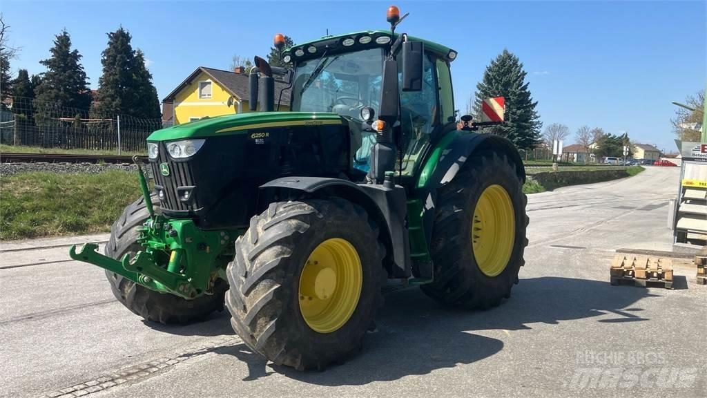 John Deere 6250R الجرارات