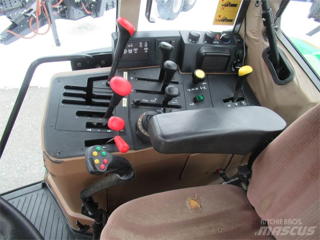 John Deere 6800 الجرارات