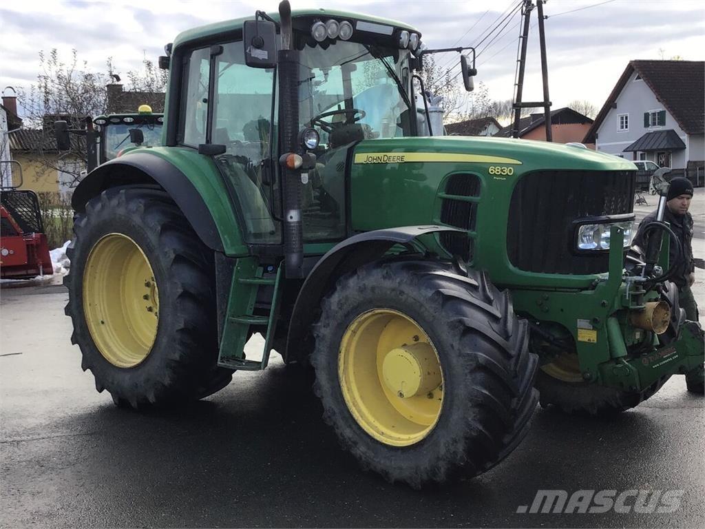John Deere 6830 الجرارات