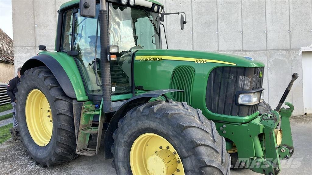 John Deere 6920 الجرارات