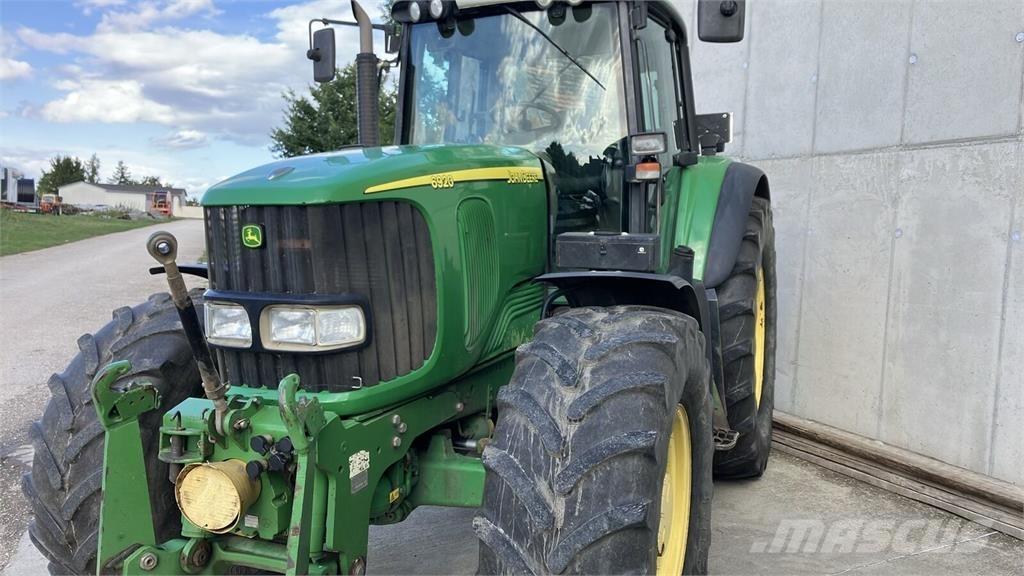 John Deere 6920 الجرارات