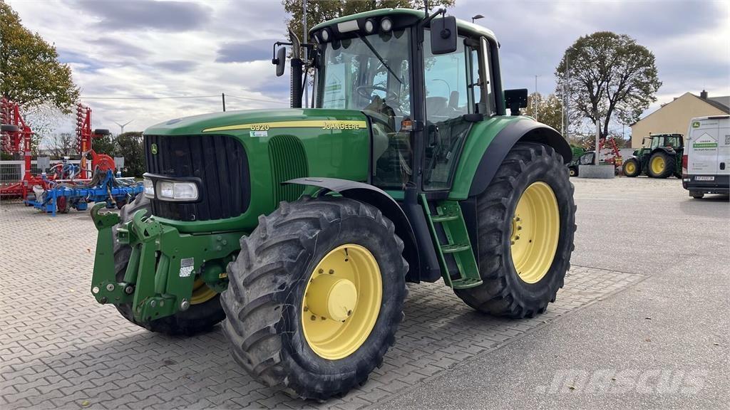 John Deere 6920 الجرارات