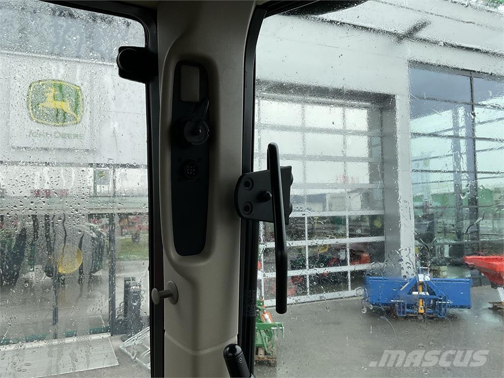 John Deere 6M 150 الجرارات