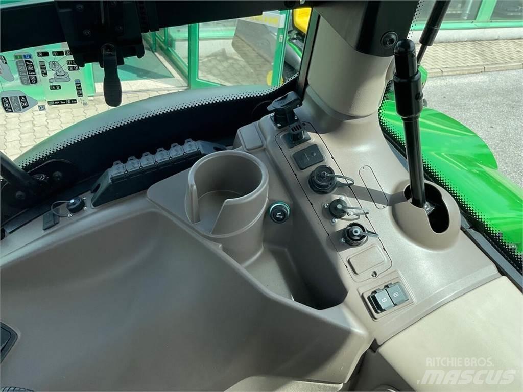 John Deere 6R 120 الجرارات