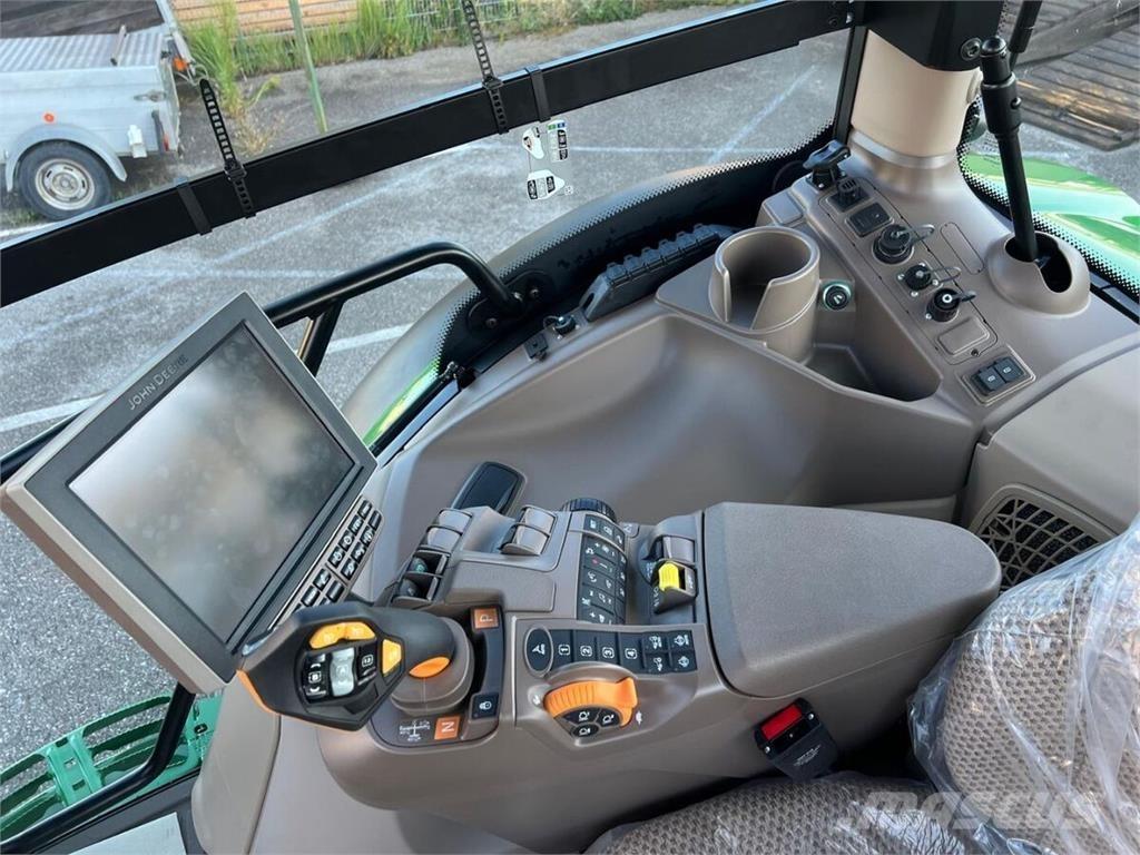 John Deere 6R 130 الجرارات