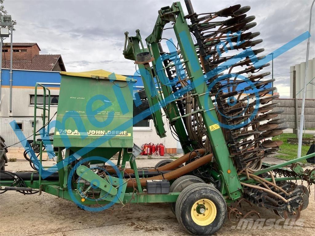 John Deere 740 A ماكينات وملحقات زراعة أخرى