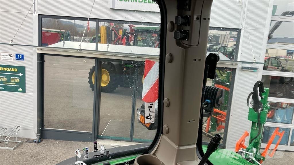 John Deere 7R 330 الجرارات