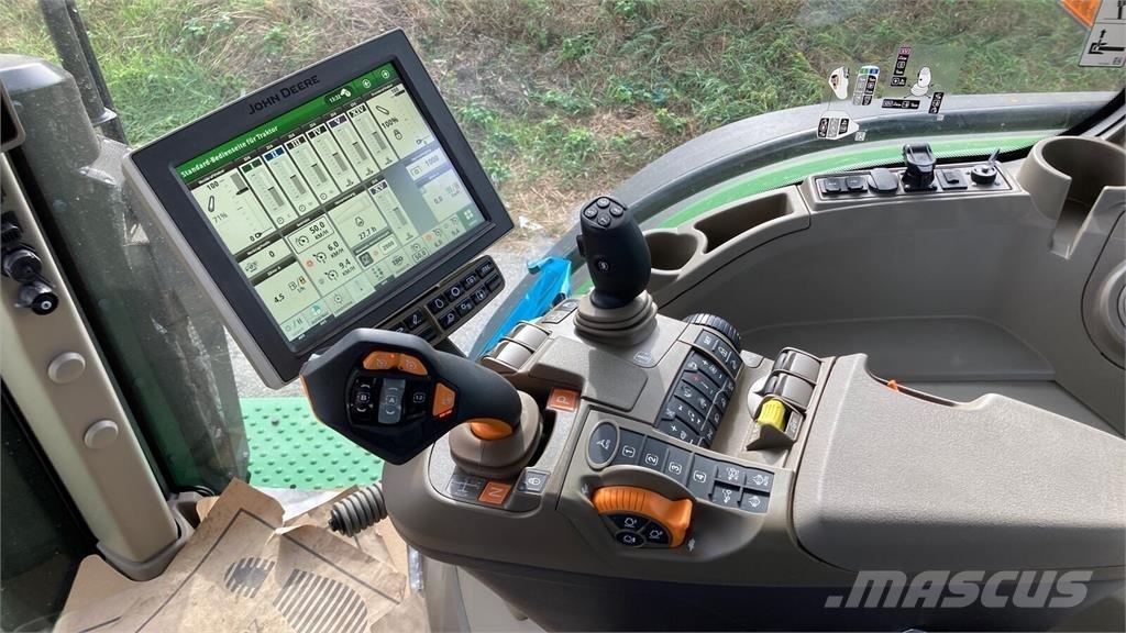 John Deere 7R330 الجرارات