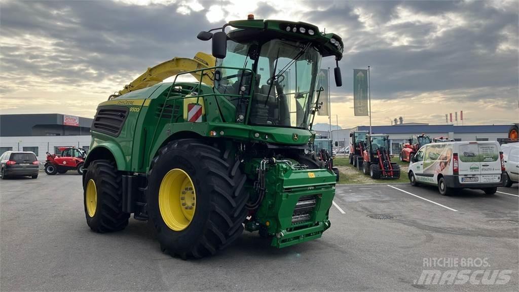 John Deere 8500i حصادات الأعلاف
