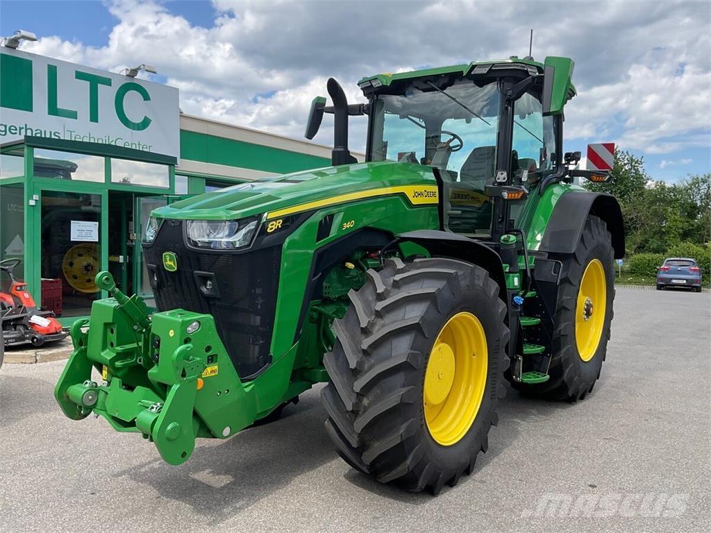 John Deere 8R340 الجرارات