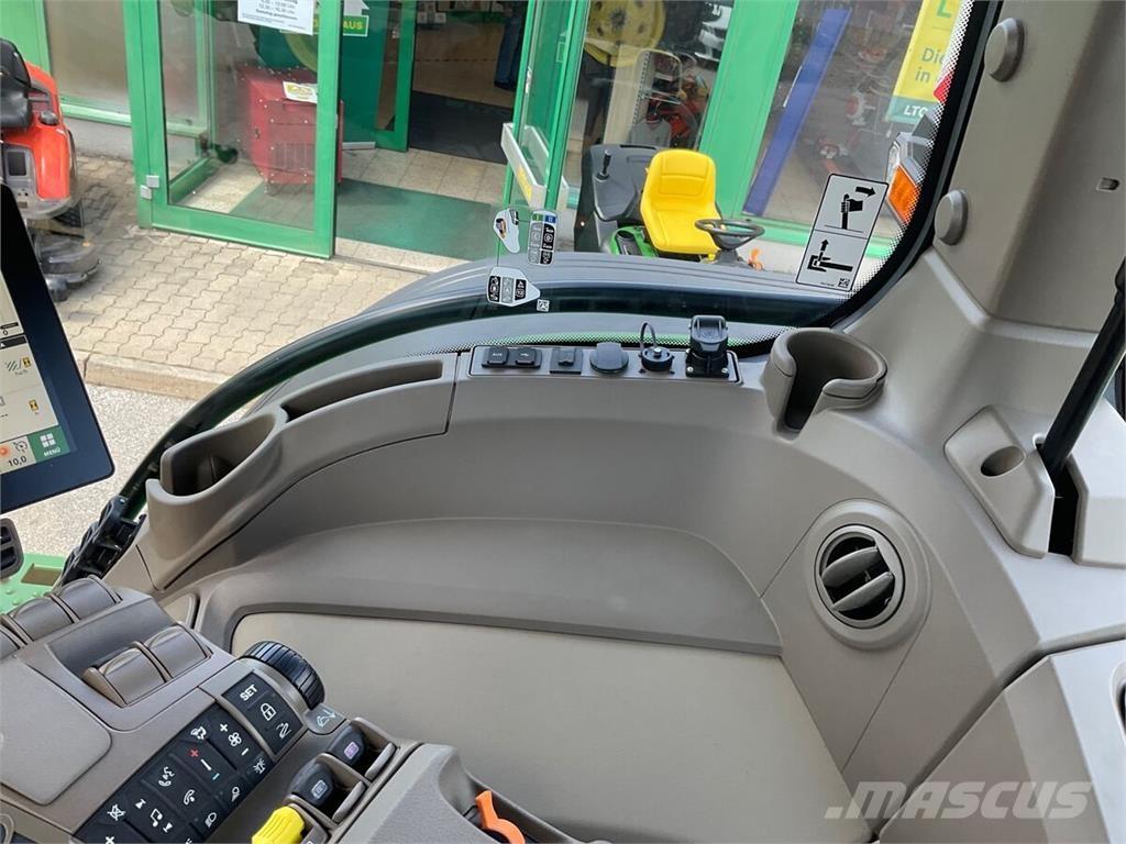 John Deere 8R340 الجرارات