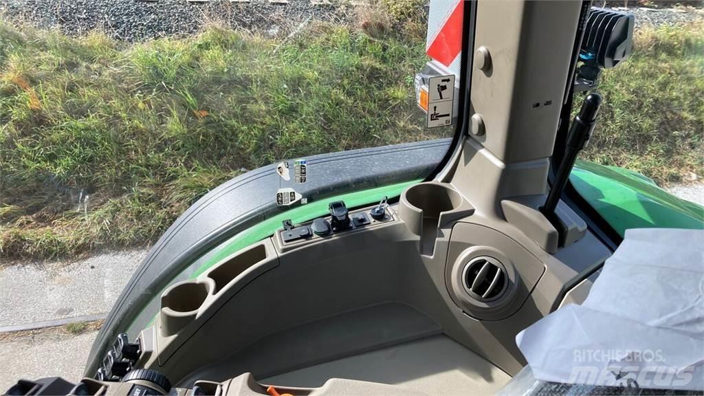 John Deere 8R370 الجرارات