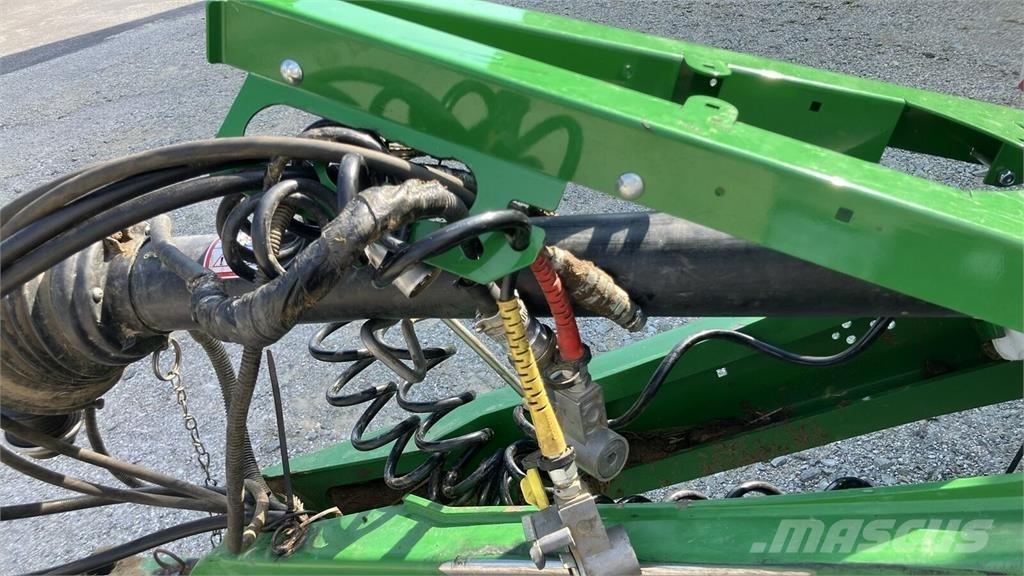 John Deere V461R محزمات مستديرة