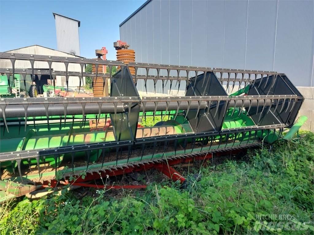John Deere W440 حصادات