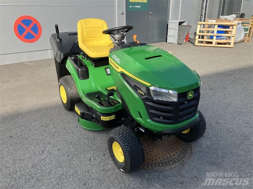 John Deere X 147R ماكينات أخرى لتجهيز الأراضي
