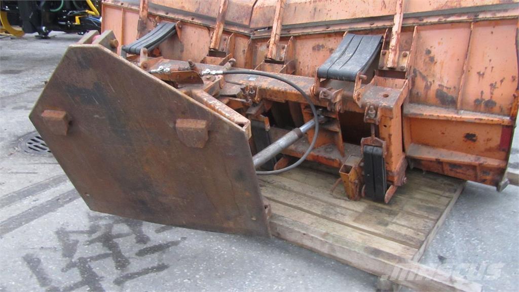 Kahlbacher DS 260 حراثات ونصول الجليد