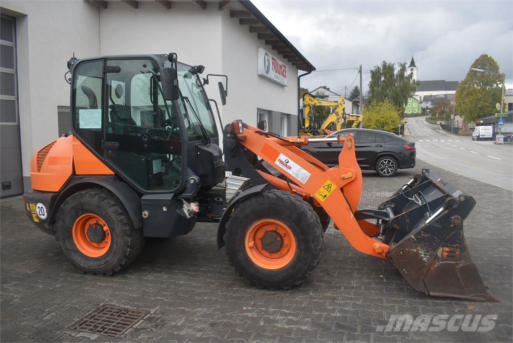 Komatsu WA70-7 لوادر بعجل