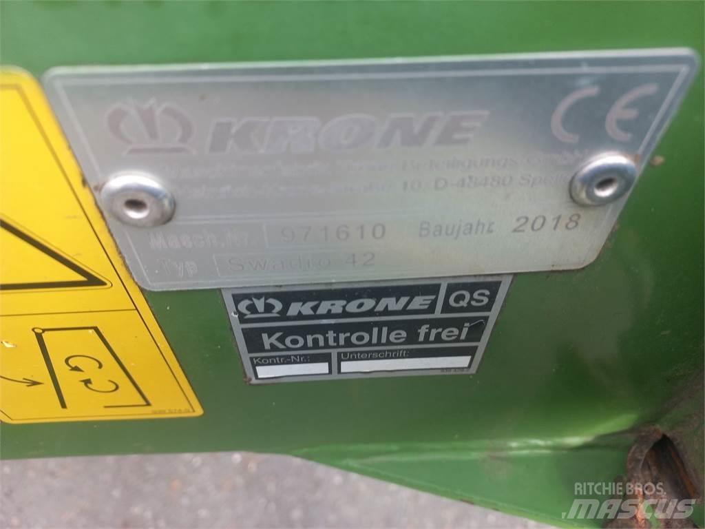 Krone S 42 معدات حصد