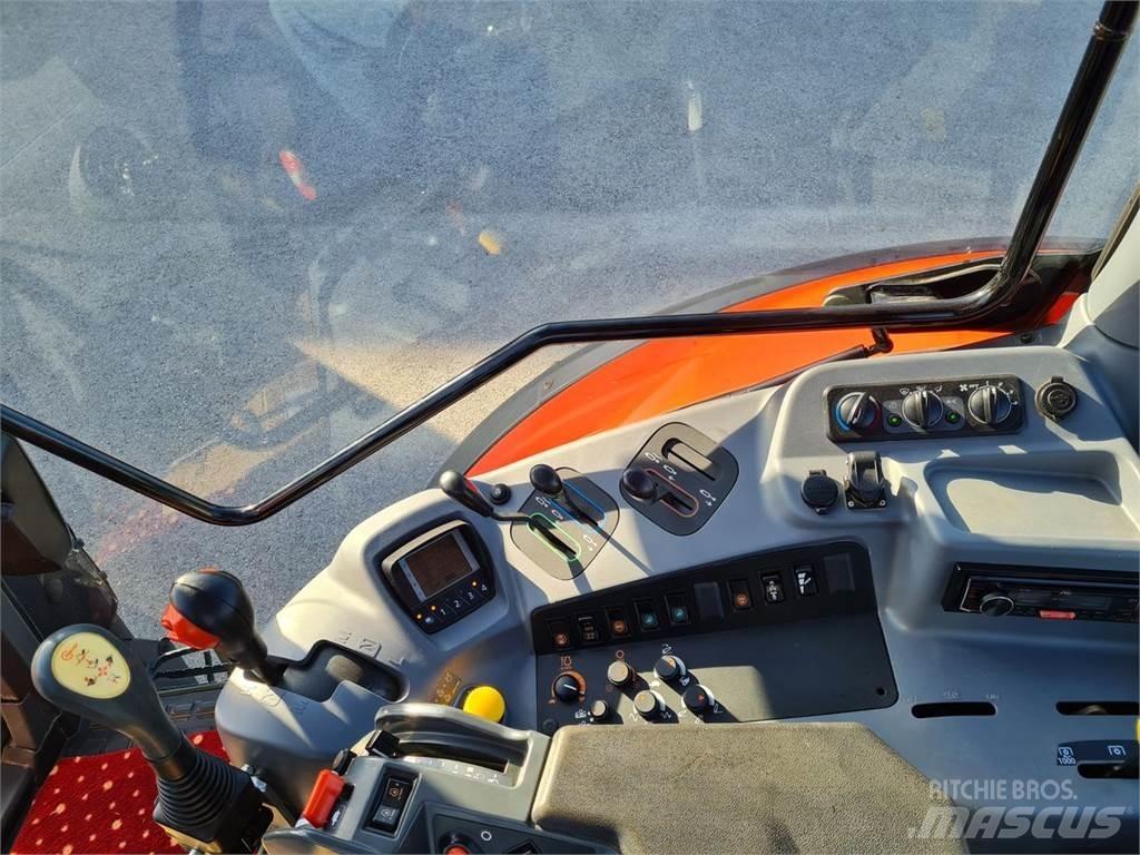 Kubota M115GX IV الجرارات
