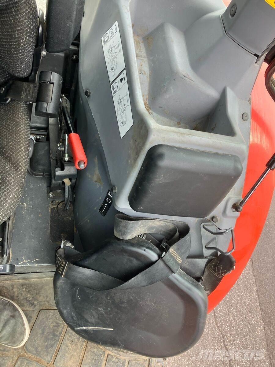 Kubota M4072 الجرارات
