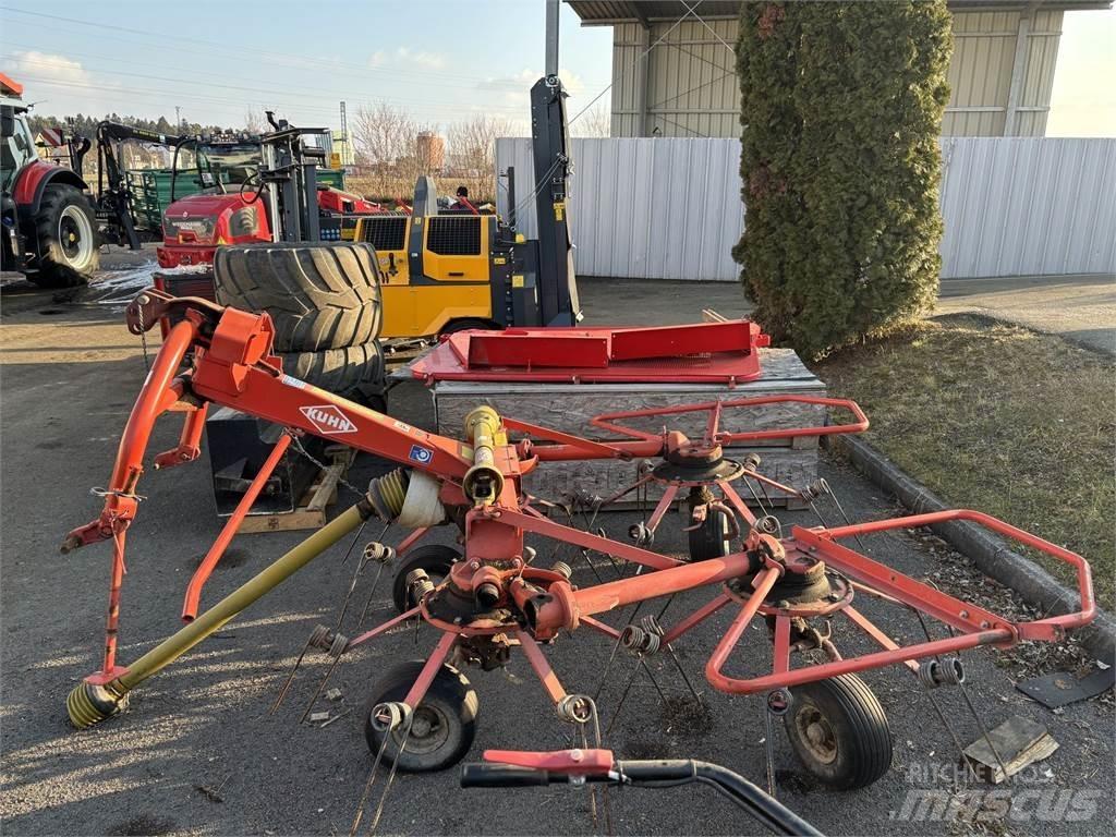 Kuhn  مكابس وميبسات التبن