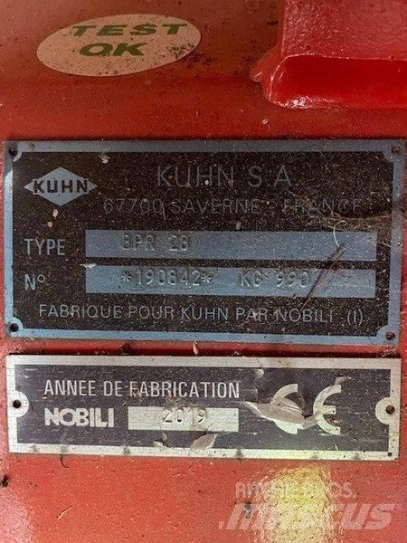 Kuhn BPR 28 جزازات وأغطية المراعي