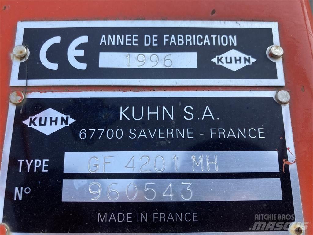 Kuhn GF 4201 HM مكابس وميبسات التبن