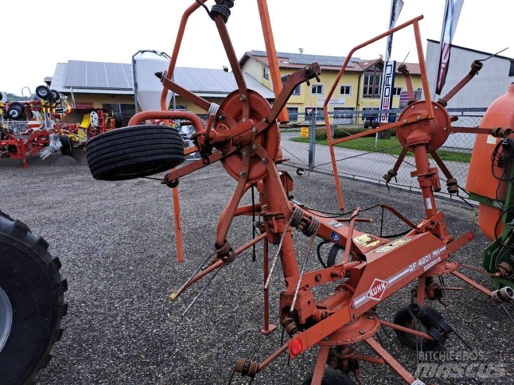 Kuhn GF 4201 MH مكابس وميبسات التبن
