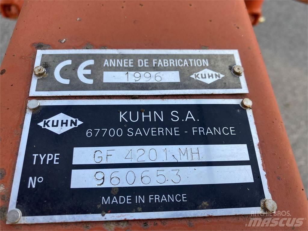 Kuhn GF 4201 MH مكابس وميبسات التبن