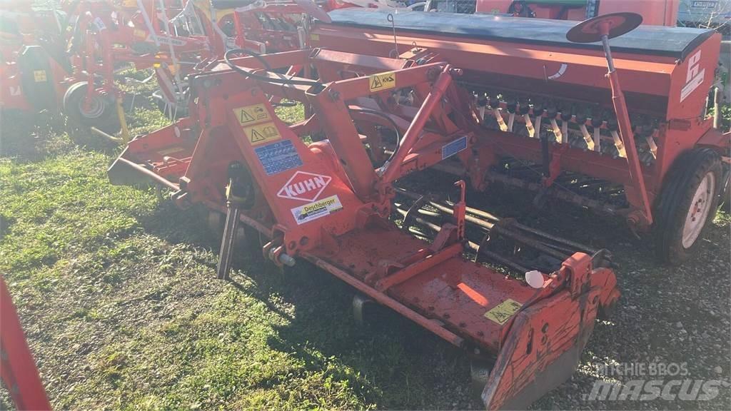 Kuhn HRB 302 زحافات ساحقة