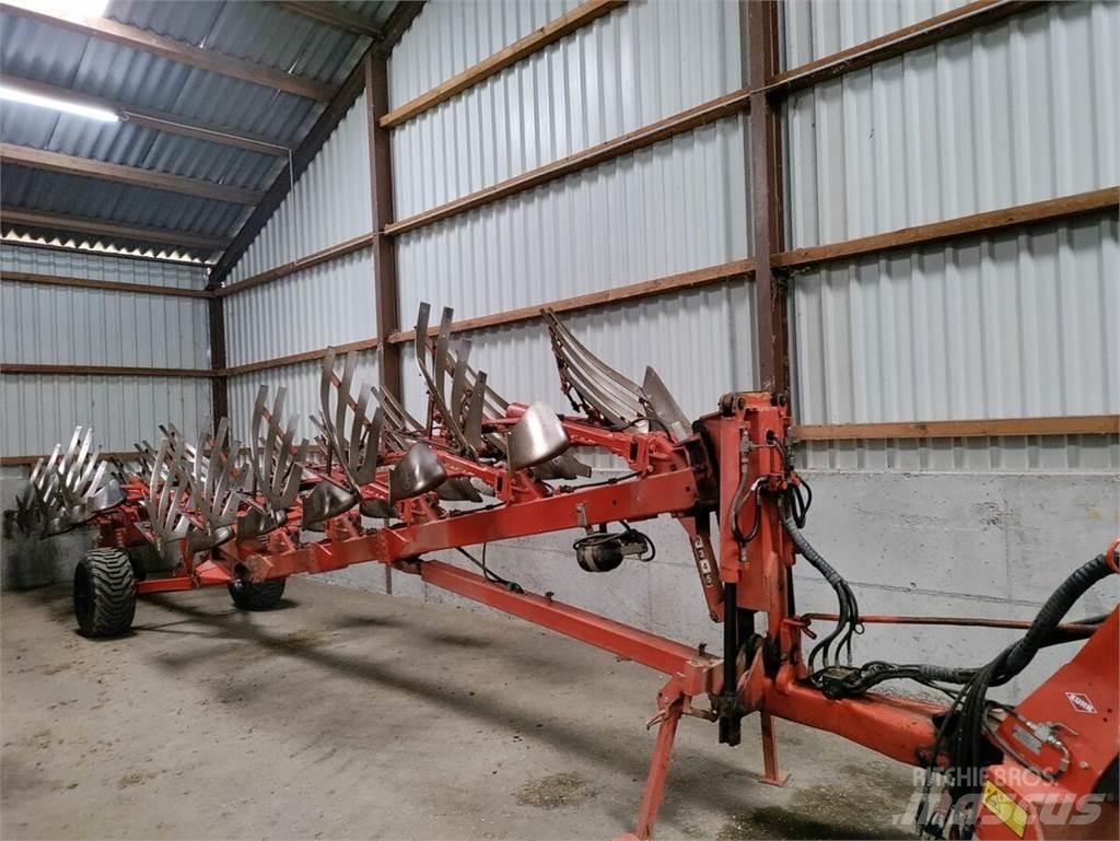 Kuhn Manager 8 NSH محاريث تقليدية