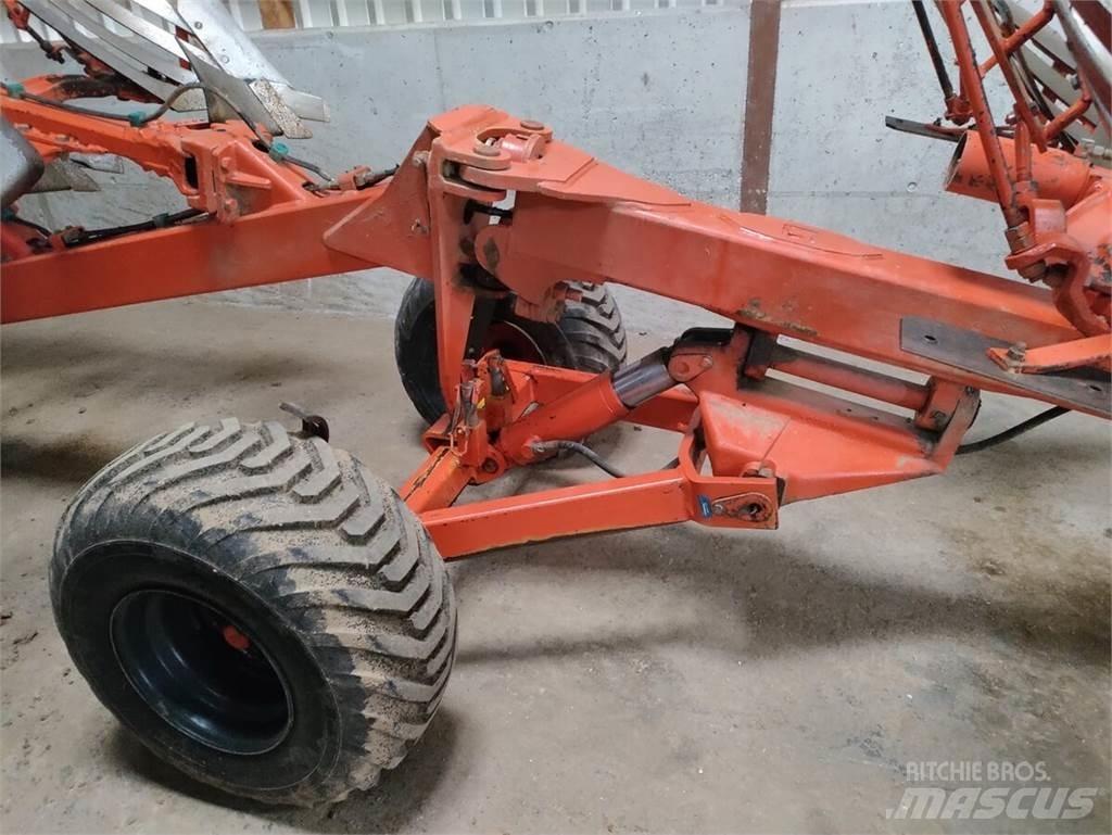 Kuhn Manager 8 NSH محاريث تقليدية