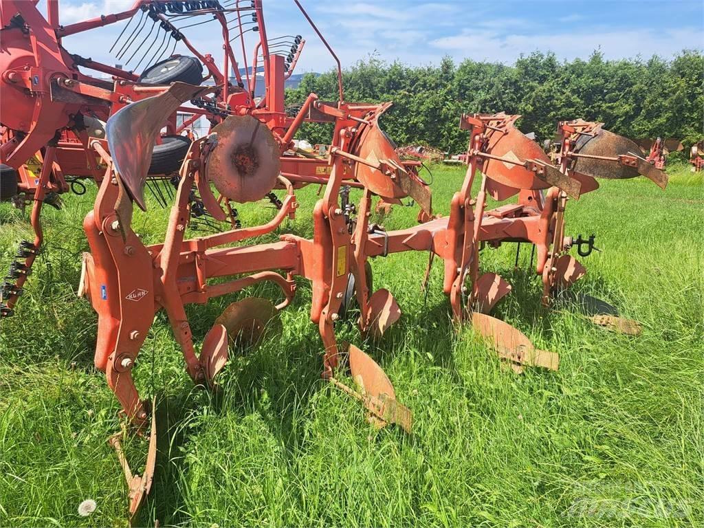 Kuhn Master 120 محاريث تقليدية